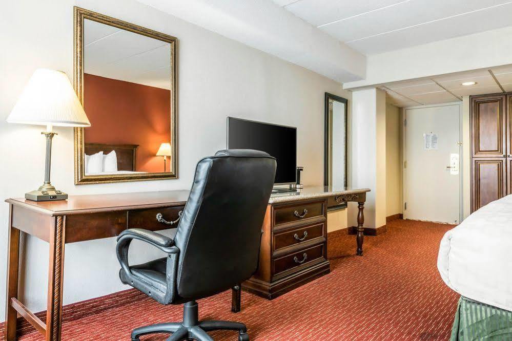 Clarion Hotel Indianapolis Kültér fotó